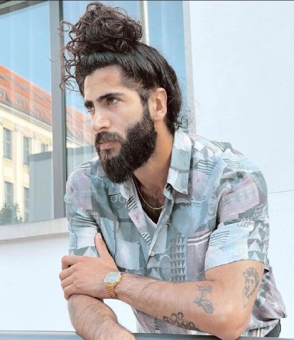 Man bun kết hợp beard style đẹp chuẩn quý ông